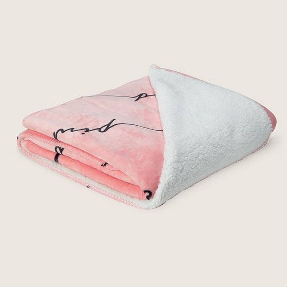 PINK VICTORIA SECRET Sherpa Throw/Blanket 50”x 60” - Picture 3 of 11